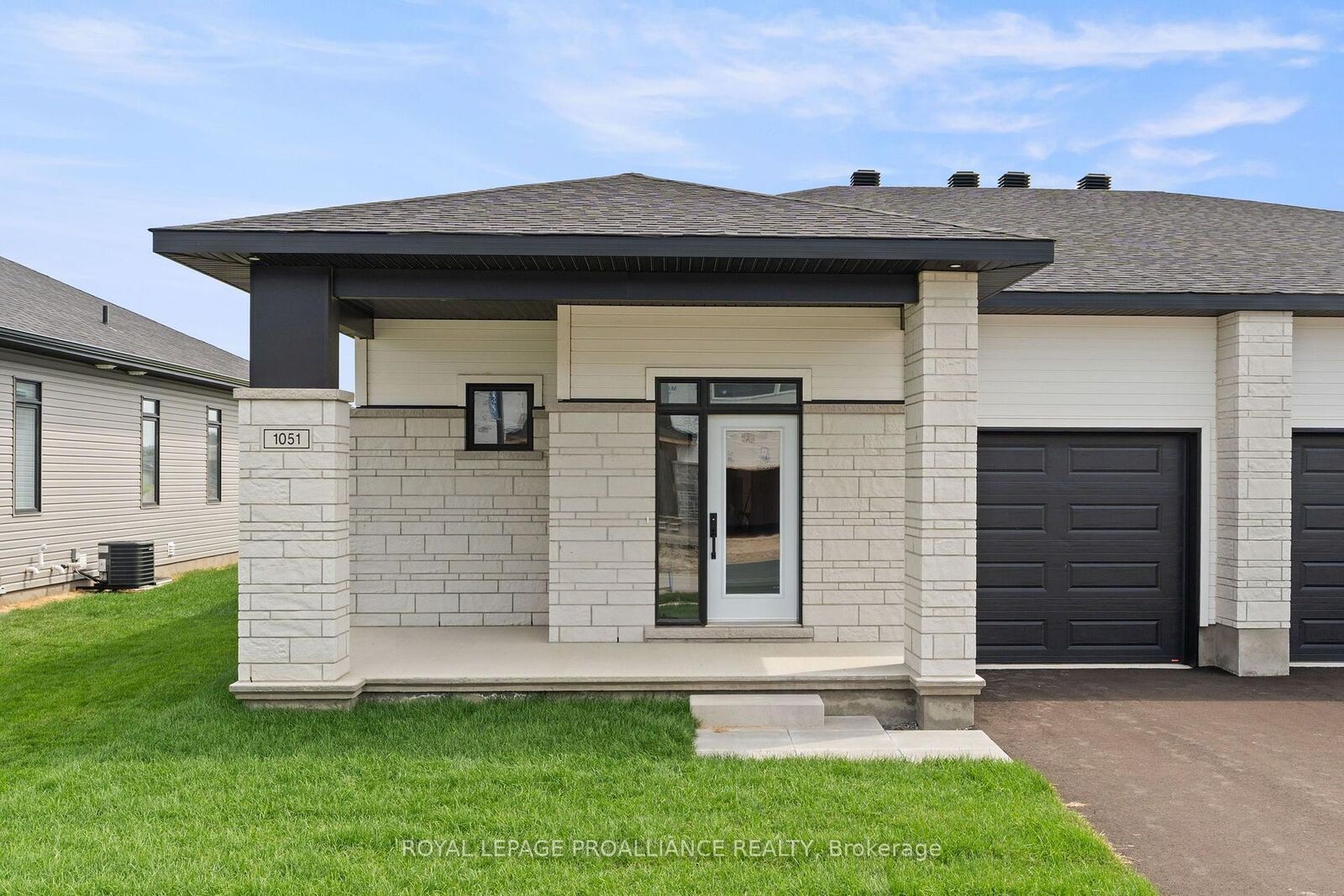 Property Photo: 1051 Moore Street ON K6V 0H1