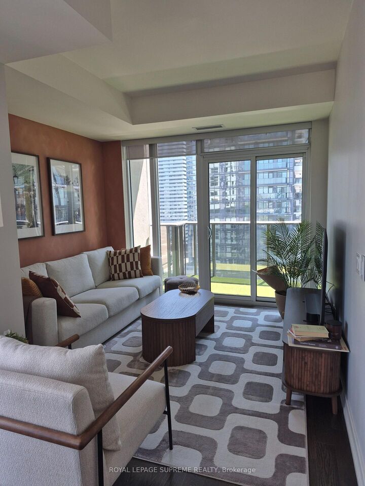 Property Photo:  330 Richmond Street W 2315  ON M5V 0M4 