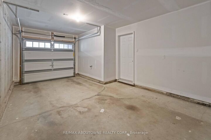 Property Photo:  219 Dundas Street E 27  ON L0R 2C9 