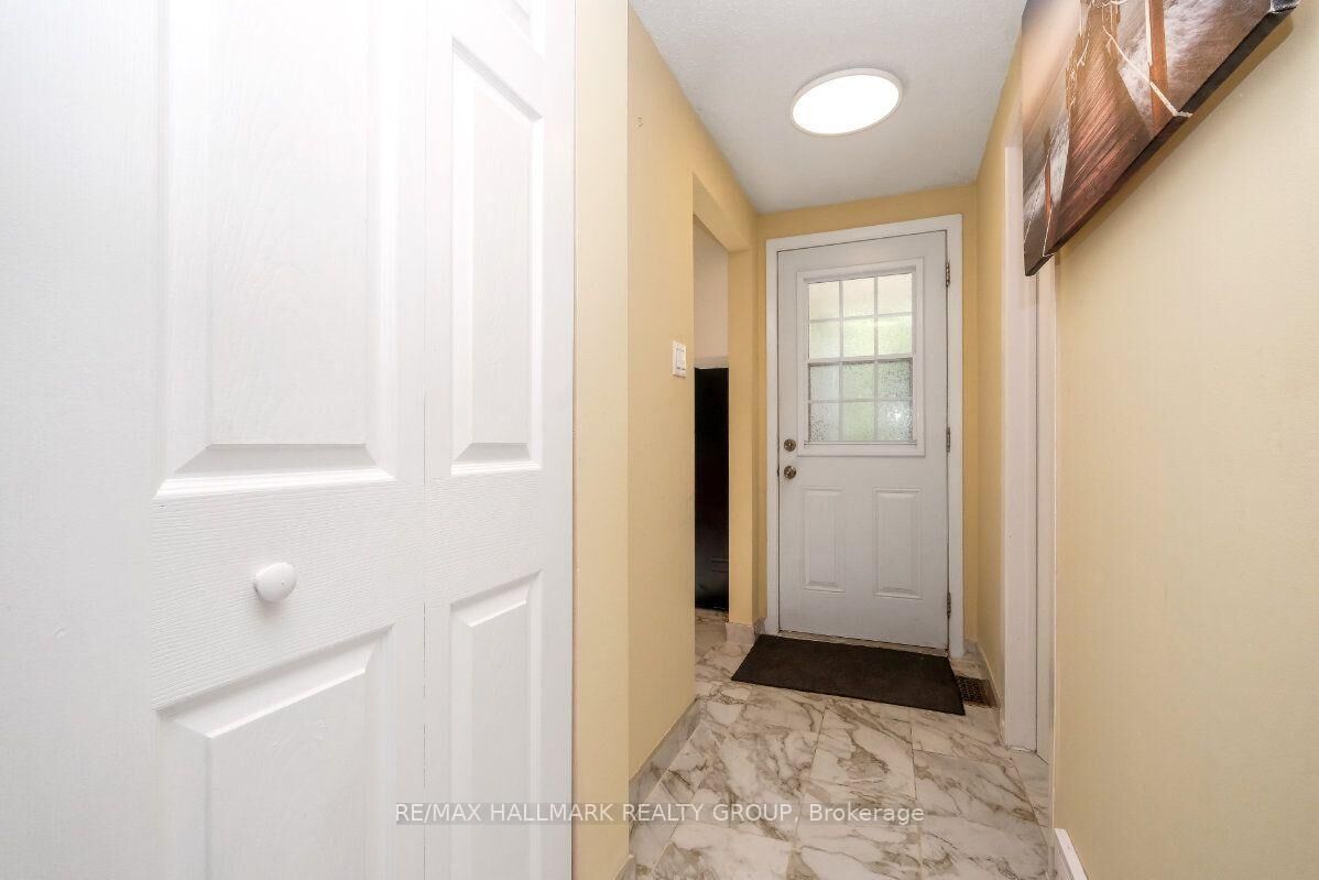 Property Photo:  1005 Cloister Gardens 48  ON K1C 2A1 
