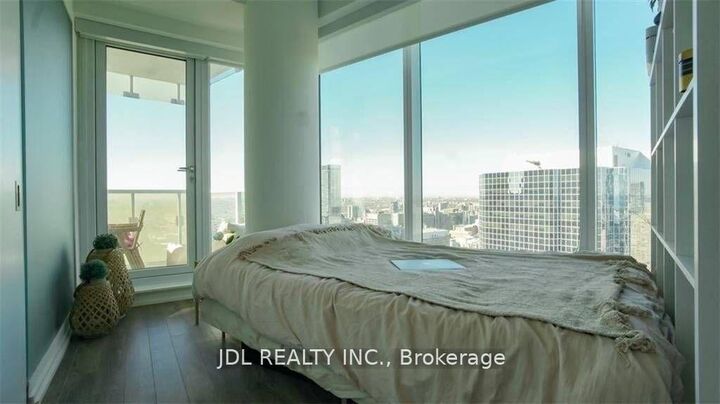Property Photo: 197 Yonge Street 4212 ON M5B 0C1