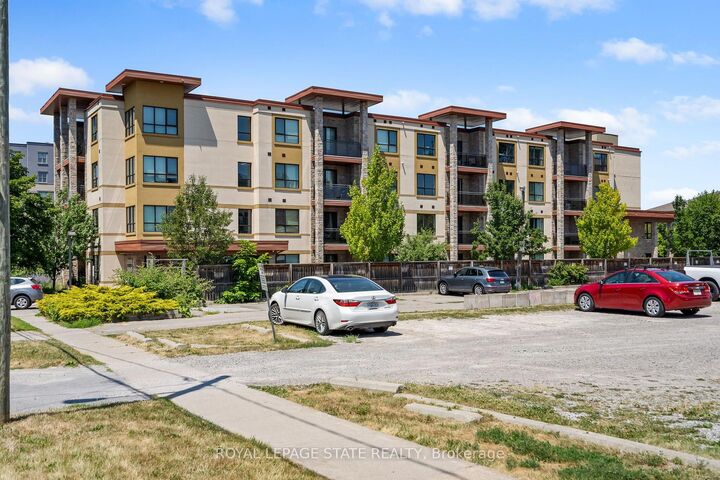 Property Photo: 26 Wellington Street 402 ON L2R 6Y8