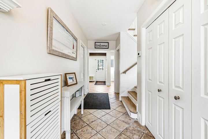 Property Photo: 364 Fennell Avenue W ON L9C 1G4