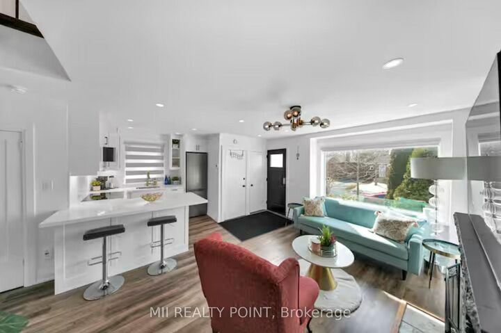 Property Photo:  49 Manderley Drive Main  ON M1N 3E8 