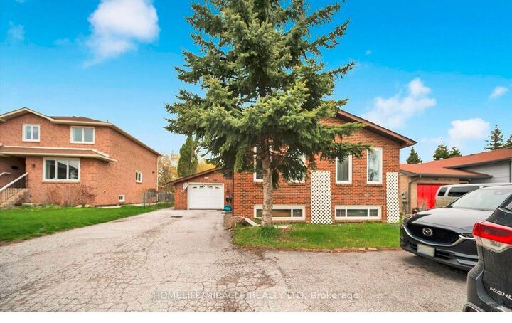 696 Sheppard Avenue — photo 1