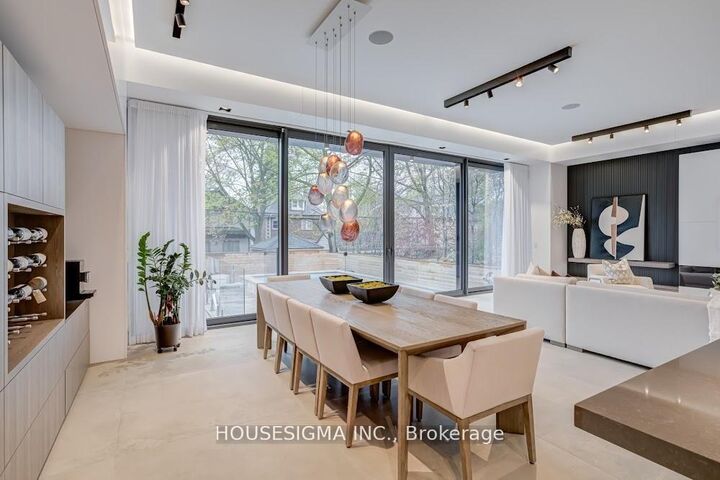 Property Photo:  307 Richview Avenue  ON M5P 3G4 