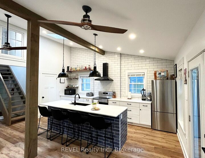 Property Photo:  399 Elmwood Avenue  ON L0S 1B0 