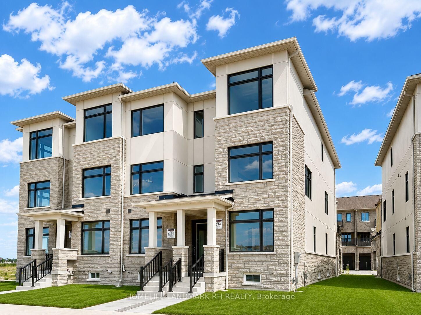 Property Photo:  195 Berczy Green Drive  ON L6C 3P4 