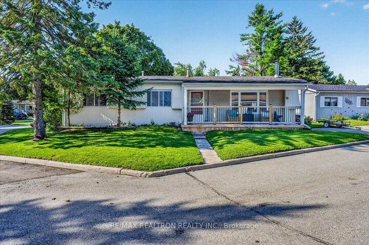 13 Broadway Avenue — photo 1