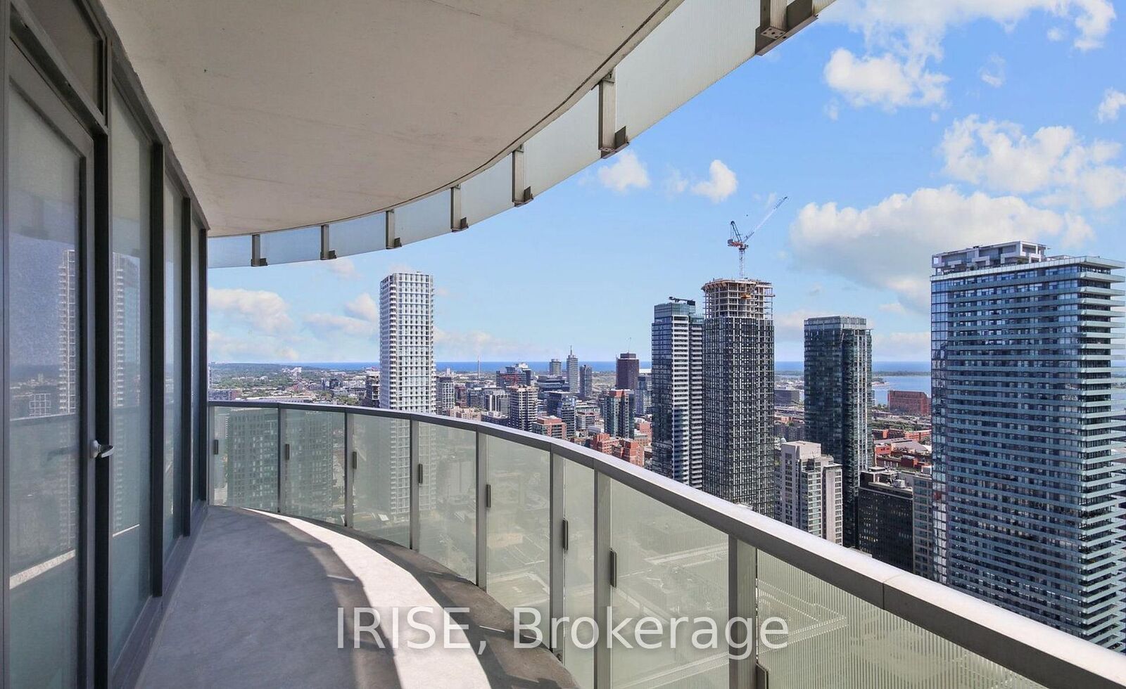 Photo de la propriété: 197 Yonge Street 3405 ON M5B 0C1