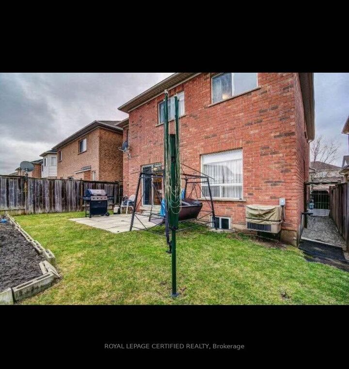 Property Photo:  5 Gabrielle Drive Bsmt  ON L7A 2A3 