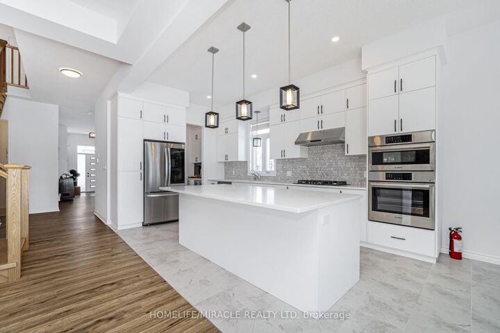 Property Photo: 158 Savannah Ridge Drive ON N3L 0L5