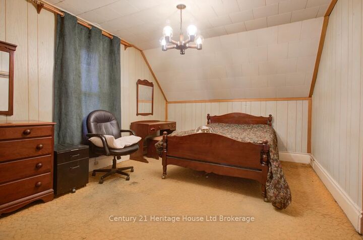 Property Photo: 242 Wonham Street S ON N5C 2Z6