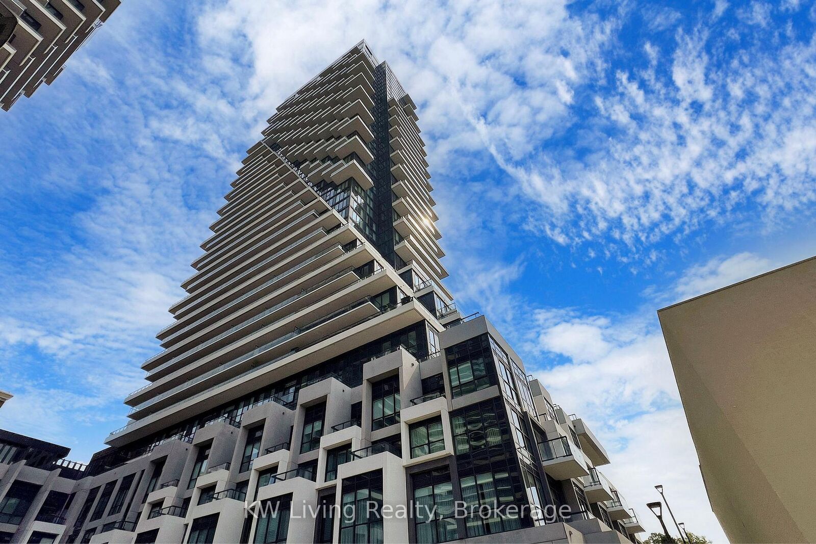 Property Photo: 30 Inn On The Park Drive 1608 ON M3C 0P8