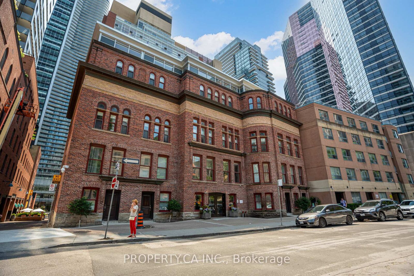 Property Photo: 11 St. Joseph Street 103 ON M4Y 3G4