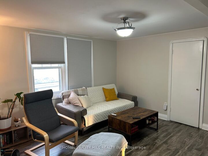 Property Photo:  71 Pleasant Avenue 2nd Flr  ON L2R 1X9 
