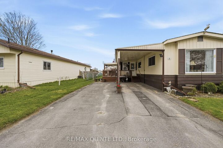Property Photo:  7 Finch Lane  ON K8N 4Z3 