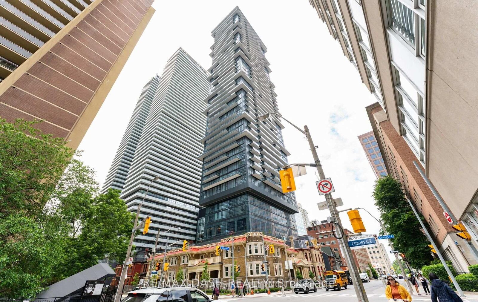 Property Photo: 634 Church Street 3011 ON M4Y 0G9