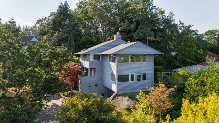 Property Photo: 3656 Cadboro Bay Rd BC V8R 5K8