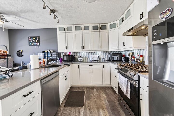 Property Photo: 4346 Gulfview Dr BC V9T 6K4