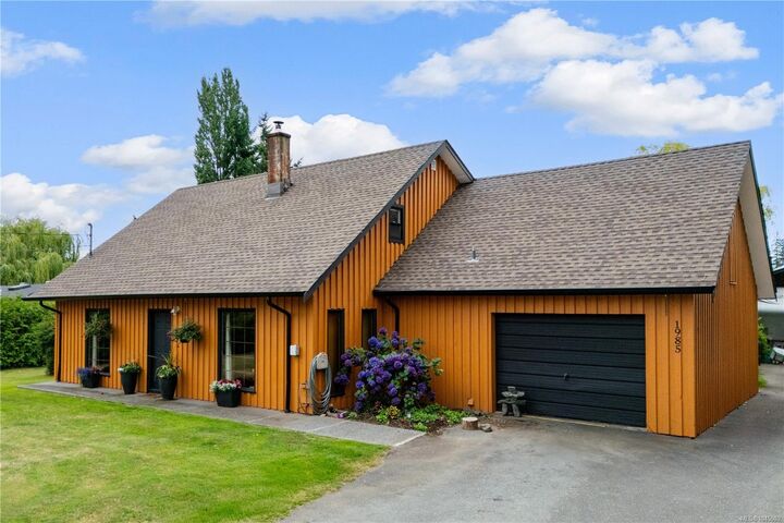 Property Photo: 1985 Willis Rd BC V9W 3W4