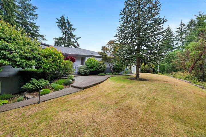 Property Photo: 949 Pacific Pl BC V9L 5S5