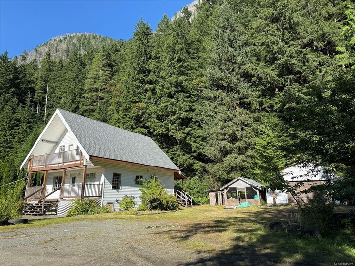 Property Photo: 406 Ferris Rd BC V0P 2A0