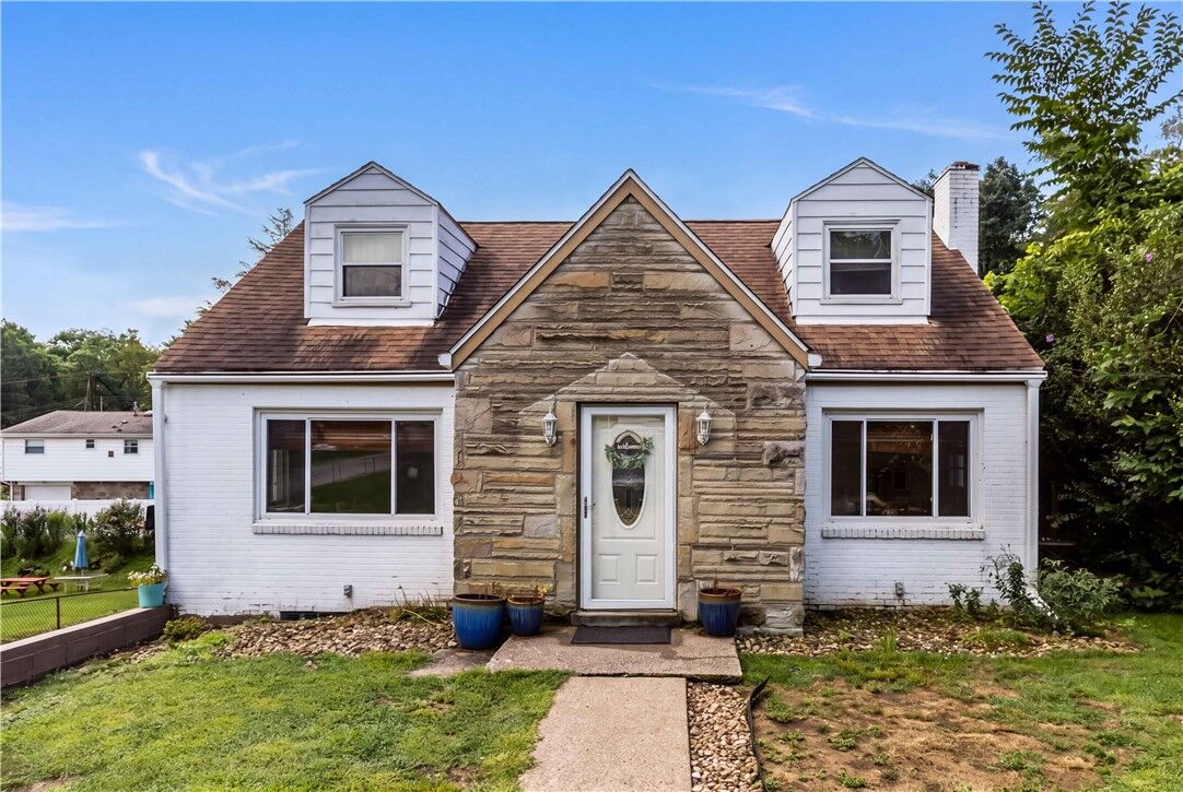 Property Photo:  225 Bernardi Dr  PA 15214 