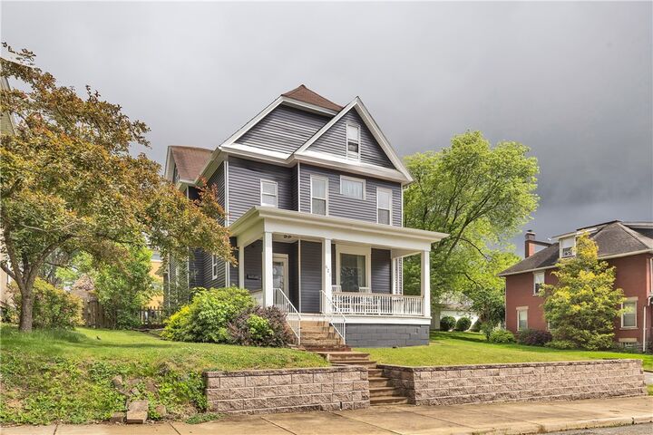 Property Photo:  621 Cedar St  PA 15642 
