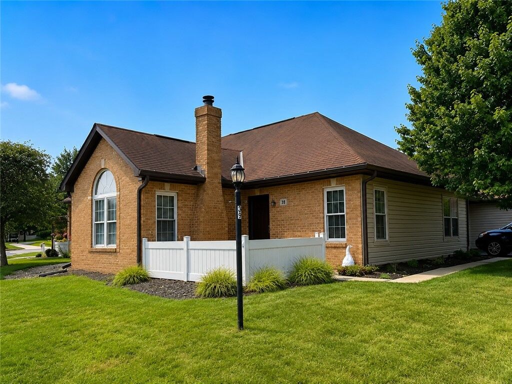 Property Photo: 39 Ashford Dr PA 16066