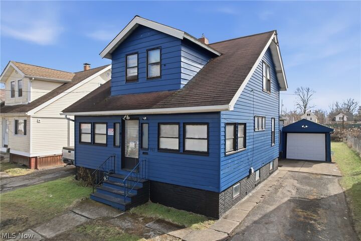 Property Photo: 983 Garden Street NW OH 44485