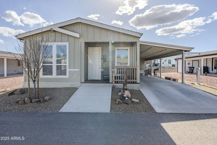 Property Photo: 1102 Nicklaus Drive AZ 86326