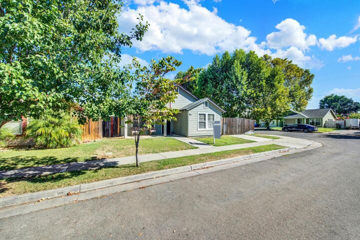 Property Photo: 613 Manzanita Way CA 95694