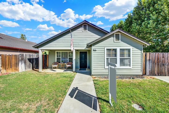 Property Photo:  613 Manzanita Way  CA 95694 