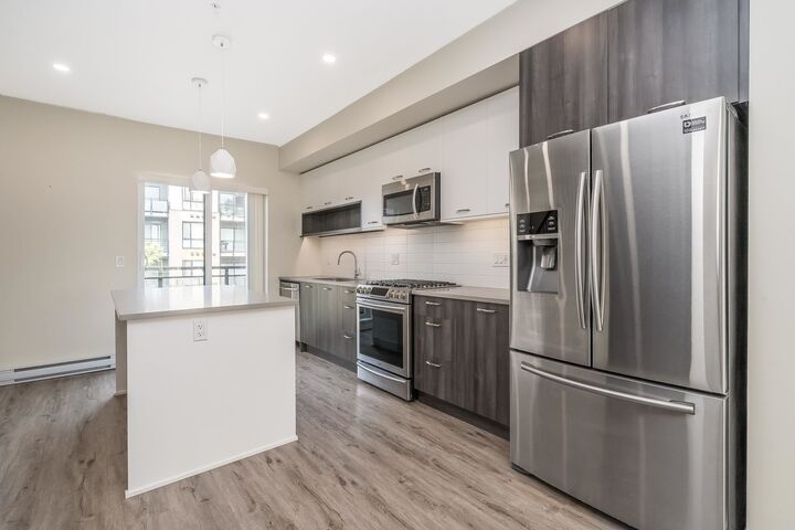 20087 68 Avenue 15 — photo 1