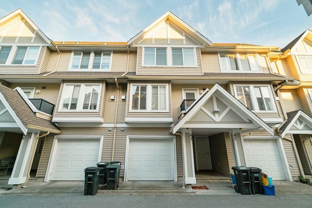 Property Photo:  19141 124 Avenue 41  BC V3Y 2P6 
