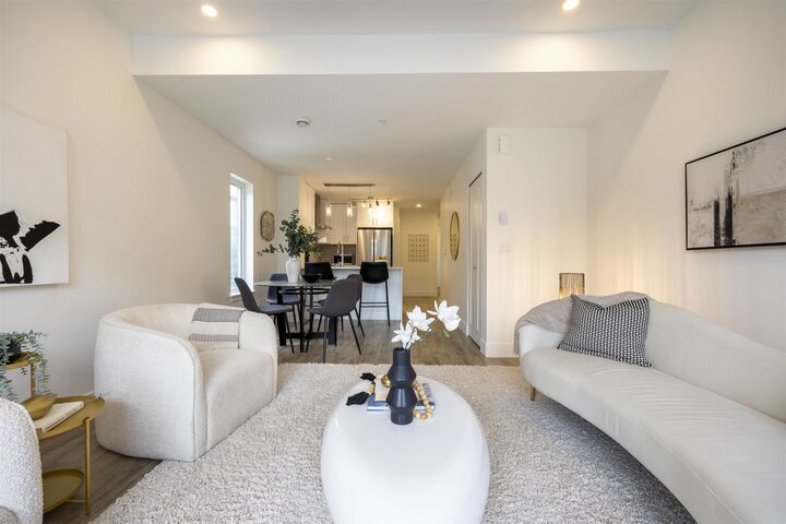6328 King George Boulevard 1 — photo 1