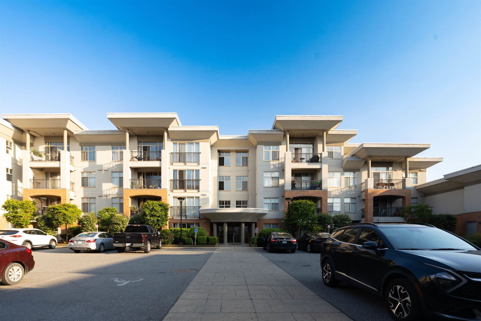 Property Photo: 33545 Rainbow Avenue 111 BC V2S 1Z6