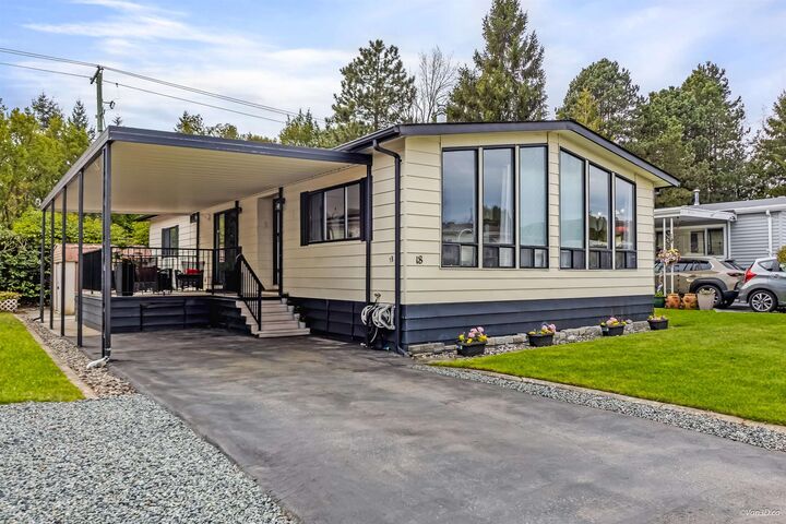 2120 King George Boulevard 18 — photo 1