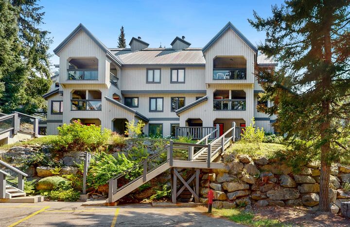 2556 Snowridge Crescent 11 — photo 1