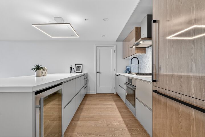 Property Photo: 1526 Finlay Street 415 BC V4B 4L9