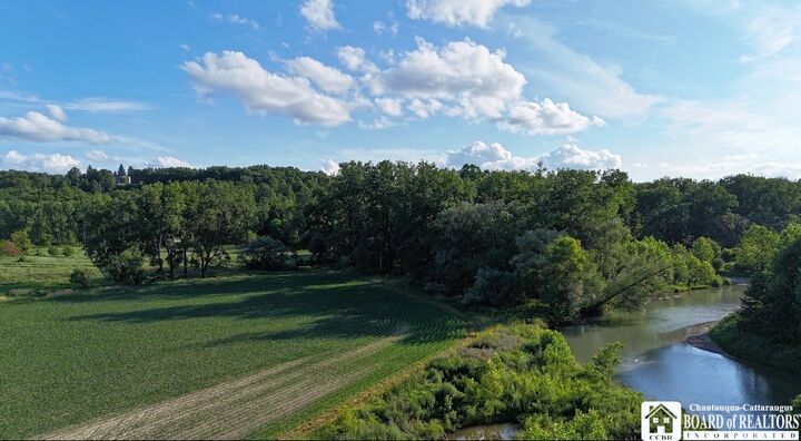 Property Photo: 6558 Thomas Corners Rd NY 14171