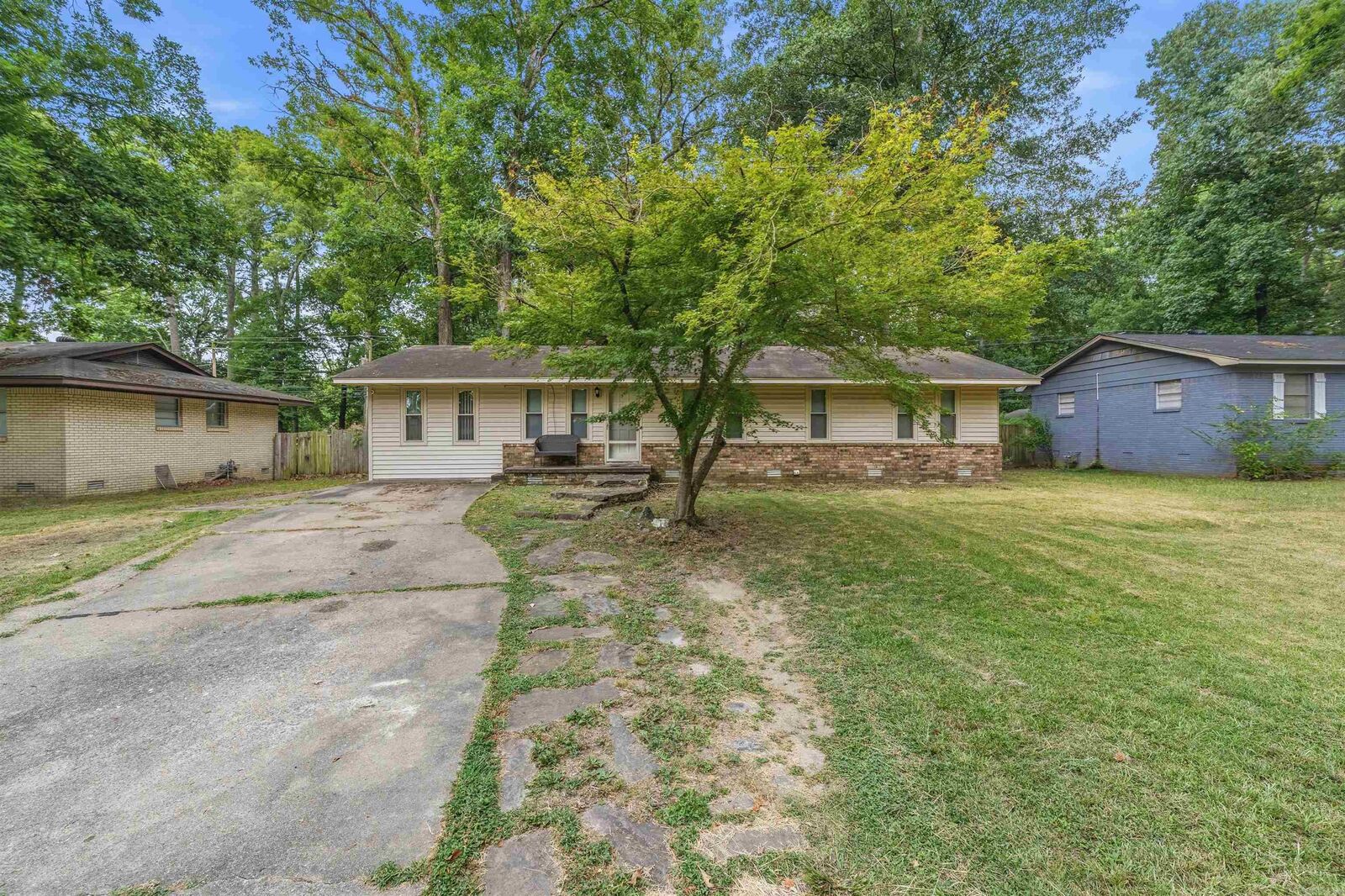 Property Photo:  909 Stirrup Place  AR 72076 