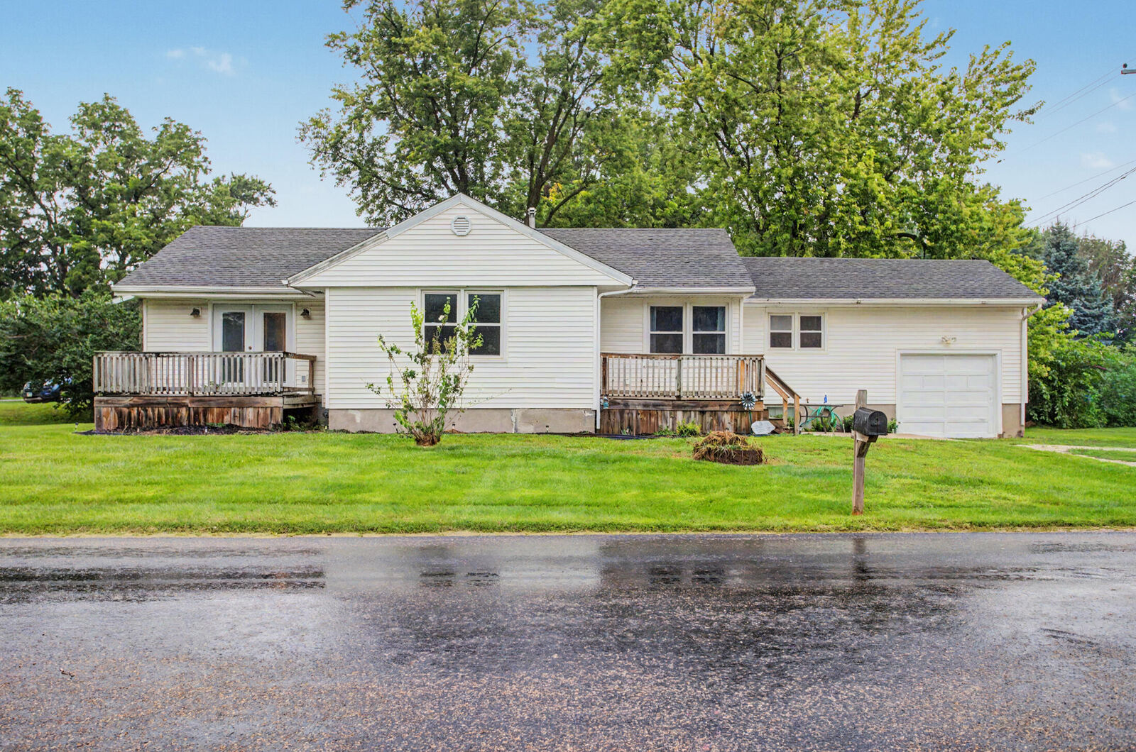 Property Photo: 618 South Street IA 50056