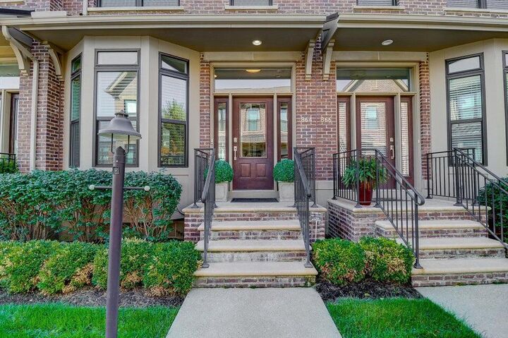 Property Photo:  866 Pullman Way  OH 43212 