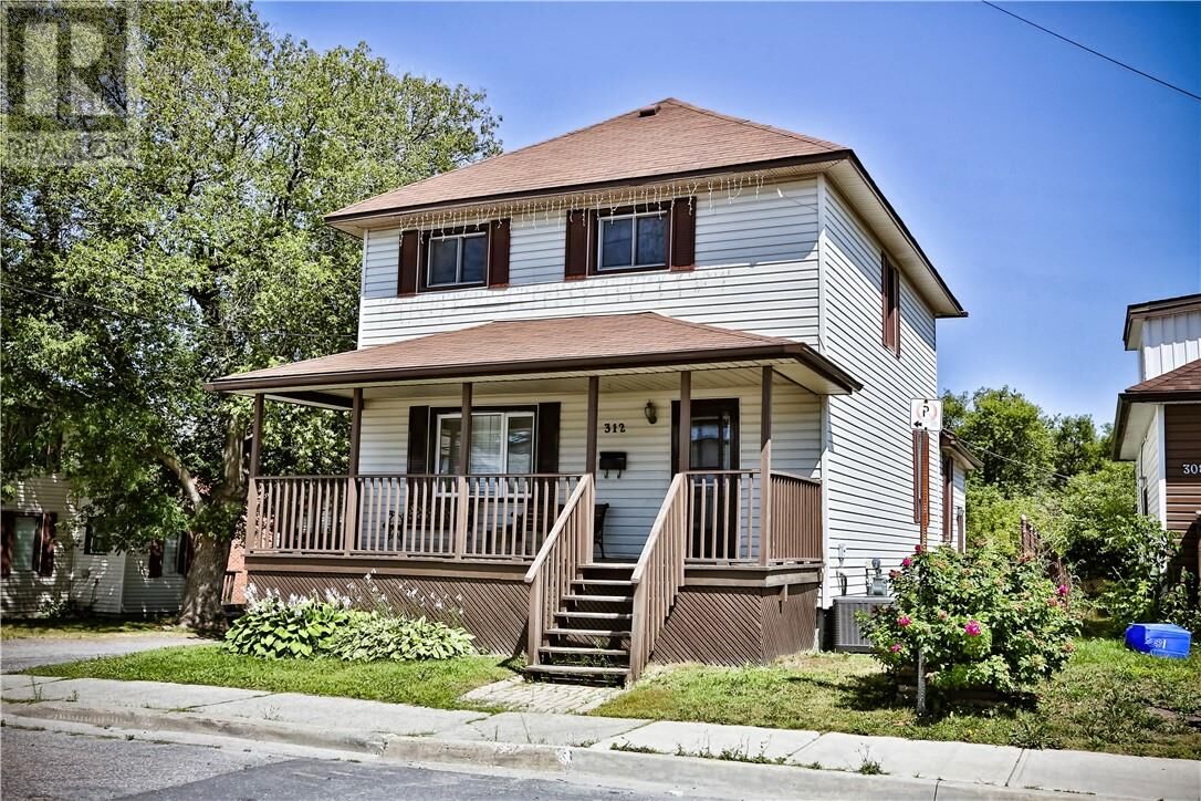 Property Photo: 312 Murray ON P3B 2R7