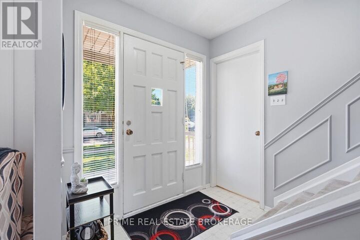 Property Photo: 686 Barclay Road ON N6K 1K5