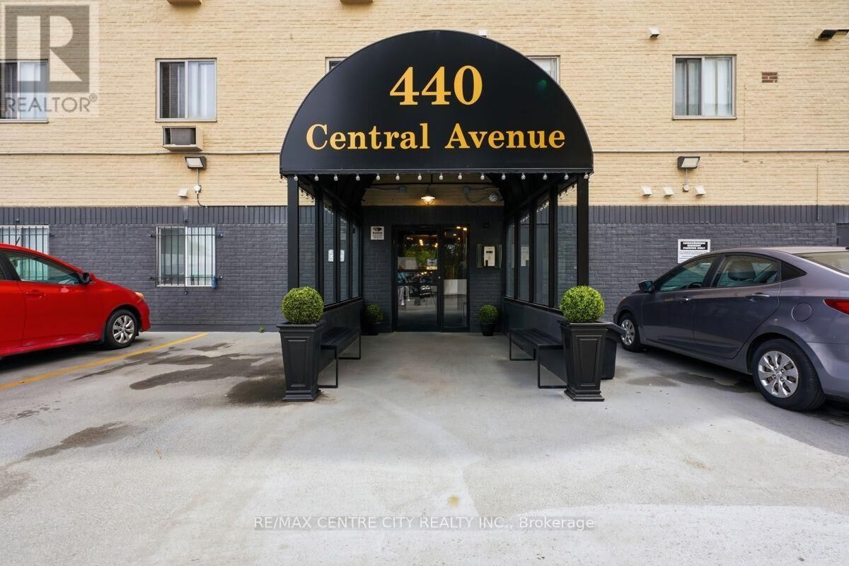 Property Photo: 440 Central Avenue 605 ON N6B 2E5