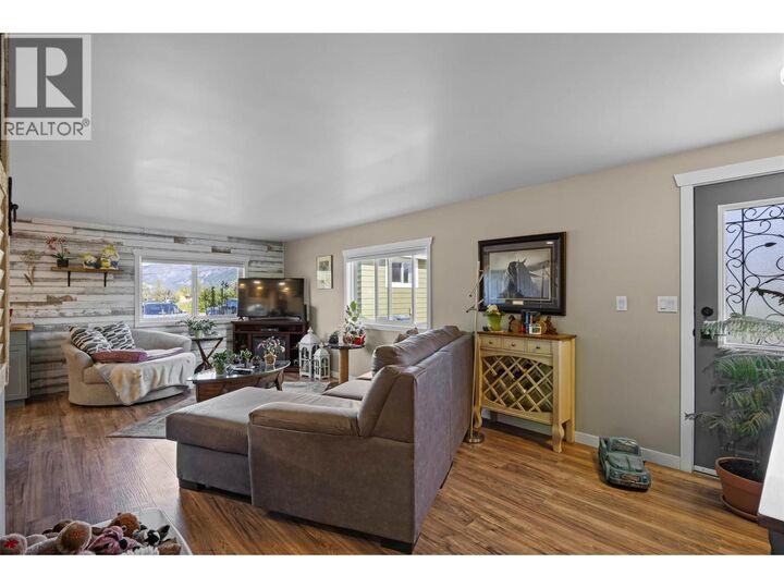 Property Photo: 518 Pine Street BC V0E 1M0