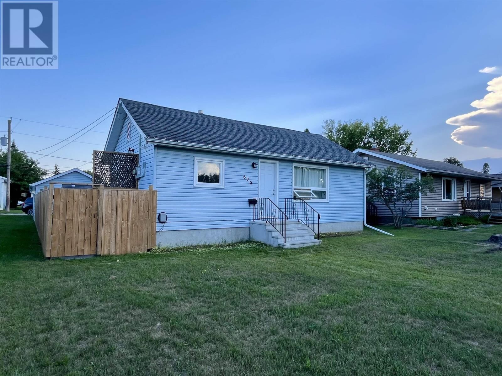 Property Photo: 629 Third St. W. ON P9A 3B5